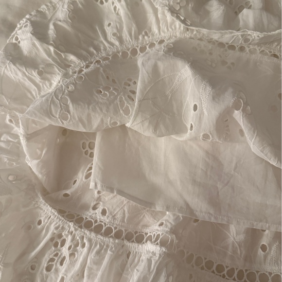 Elegant White Eyelet Skirt - Picture 3 of 6